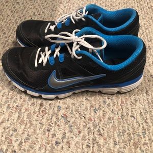 Men’s Nike tennis shoes